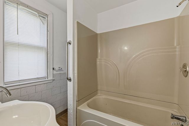 2233 Welch Avenue, Niagara Falls, NY 14303