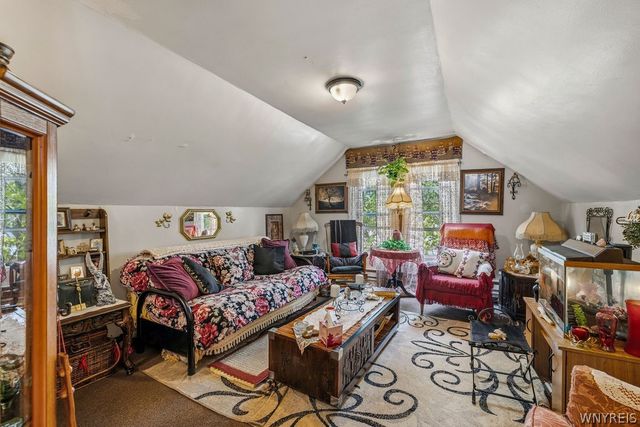 2233 Welch Avenue, Niagara Falls, NY 14303