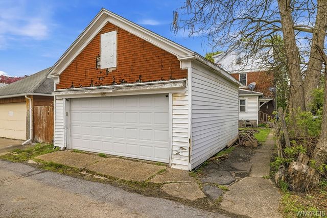 2233 Welch Avenue, Niagara Falls, NY 14303
