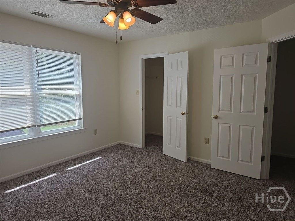 Image 7 of property listing at 9810 Whitfield Avenue A, Savannah, GA 31406