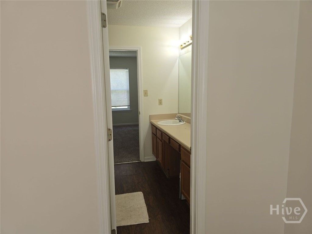 Image 8 of property listing at 9810 Whitfield Avenue A, Savannah, GA 31406