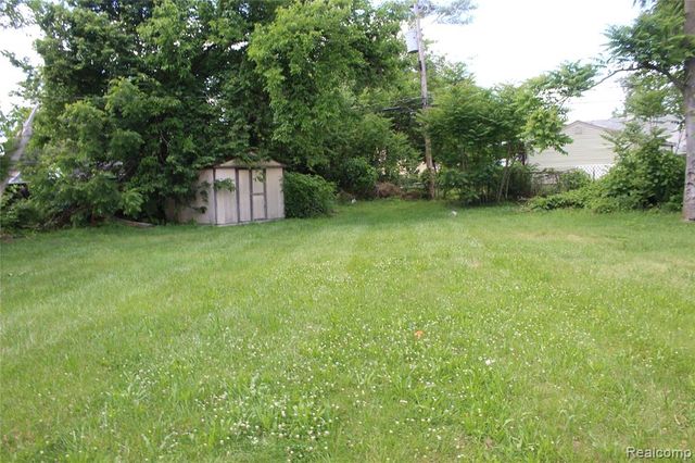 25974 Powers Avenue, Dearborn Heights, MI 48125