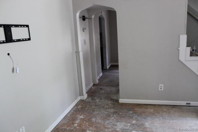25974 Powers Avenue, Dearborn Heights, MI 48125