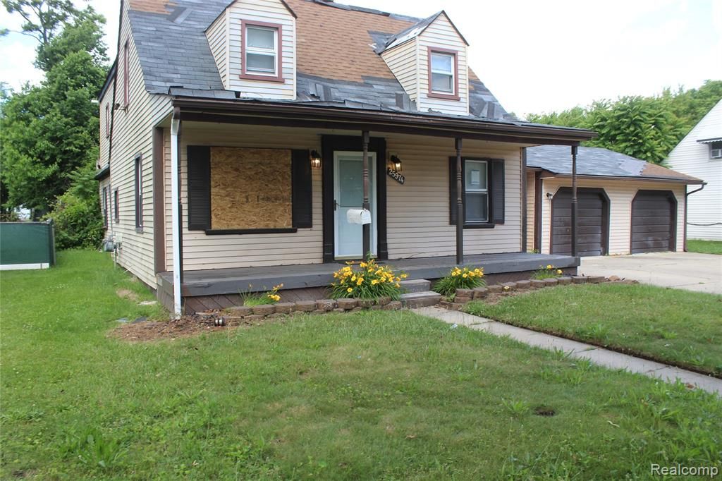 25974 Powers Avenue, Dearborn Heights, MI 48125