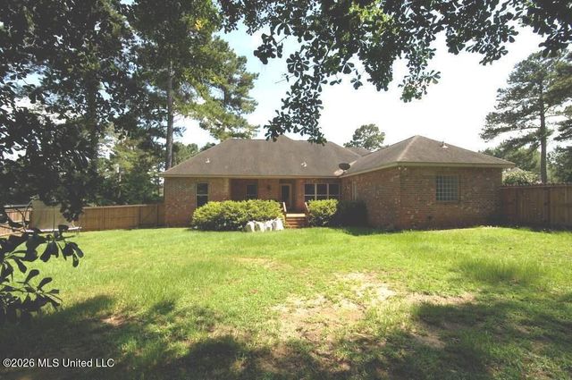 1 Pine Meadow Loop, Hattiesburg, MS 39402