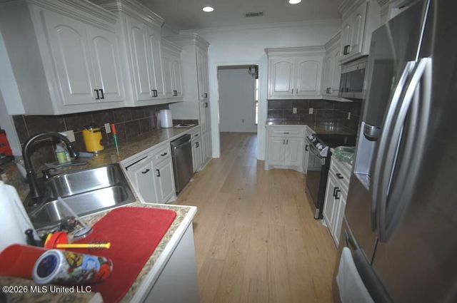 1 Pine Meadow Loop, Hattiesburg, MS 39402