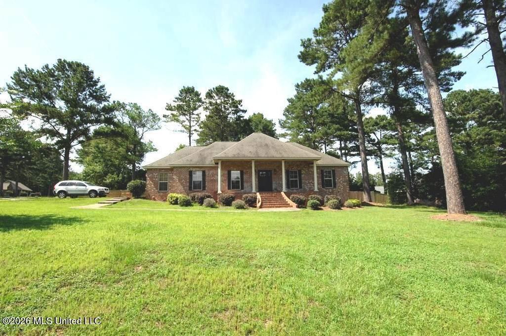 1 Pine Meadow Loop, Hattiesburg, MS 39402
