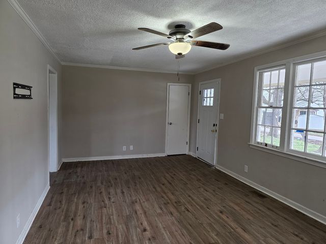 103 Circle Hill Dr, Clarksville, TN 37042