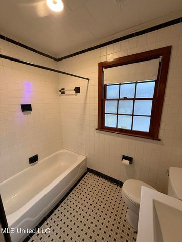 1085 Cherokee Street, Biloxi, MS 39530