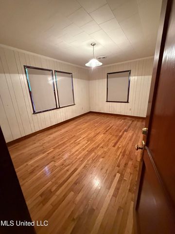 1085 Cherokee Street, Biloxi, MS 39530