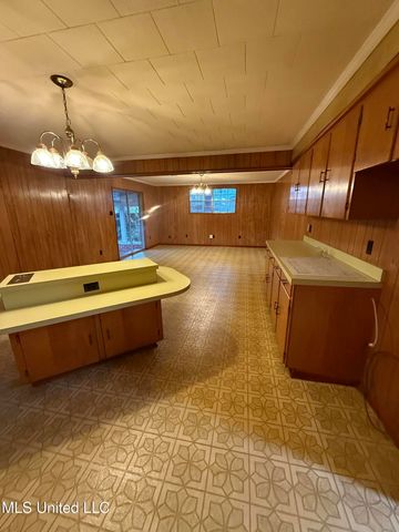 1085 Cherokee Street, Biloxi, MS 39530