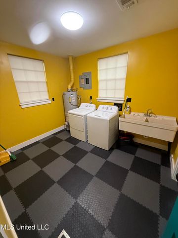 1085 Cherokee Street, Biloxi, MS 39530