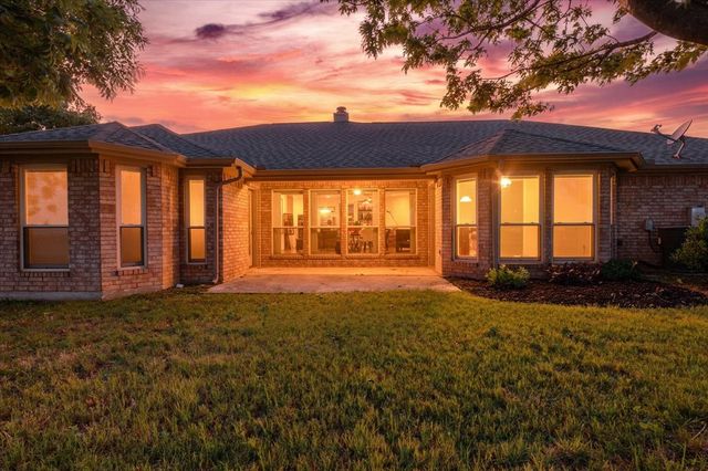 306 N Rolling Plains Drive, Rhome, TX 76078