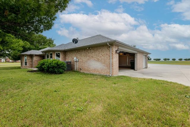 306 N Rolling Plains Drive, Rhome, TX 76078