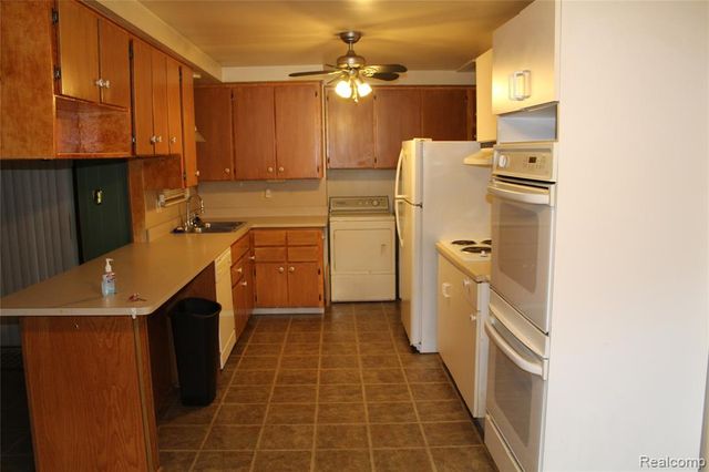 11717 Tecumseh, Redford, MI 48239