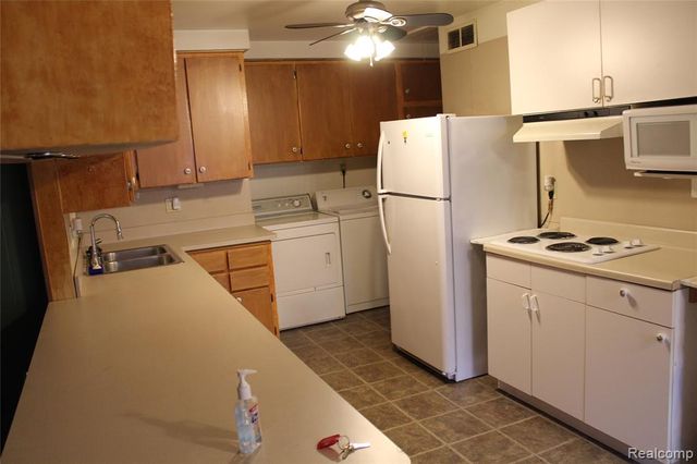 11717 Tecumseh, Redford, MI 48239