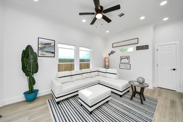 9307 Jutland Road, Houston, TX 77033