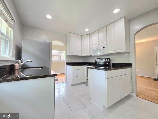 7020 QUANDER RD, Alexandria, VA 22307
