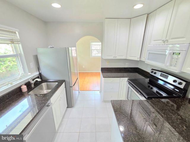 7020 QUANDER RD, Alexandria, VA 22307