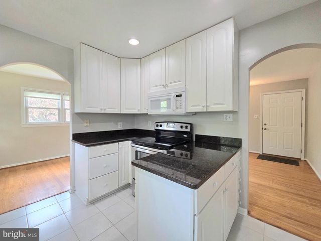 7020 QUANDER RD, Alexandria, VA 22307