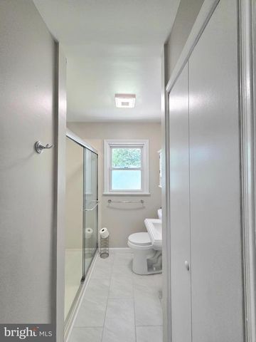 7020 QUANDER RD, Alexandria, VA 22307