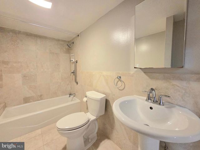 7020 QUANDER RD, Alexandria, VA 22307