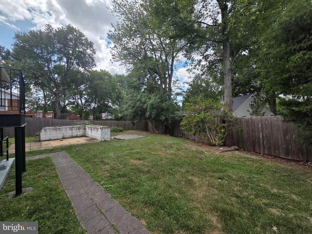 7020 QUANDER RD, Alexandria, VA 22307