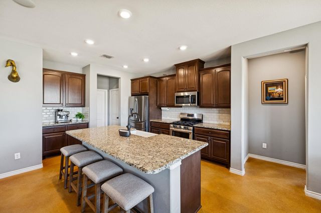 5476 County Road 427, Stockdale, TX 78160