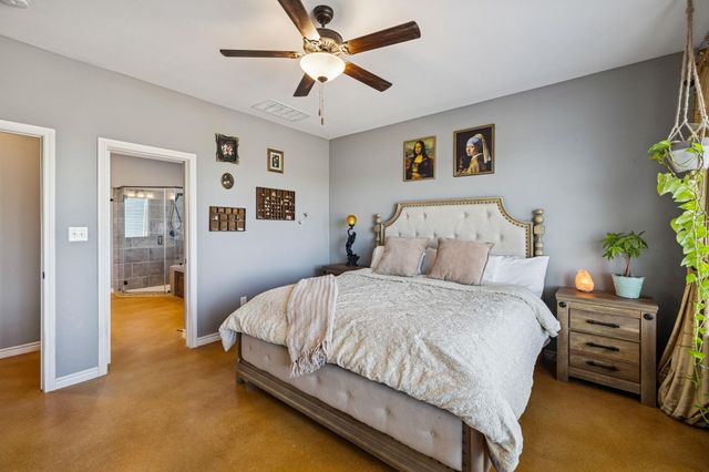 5476 County Road 427, Stockdale, TX 78160