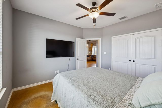 5476 County Road 427, Stockdale, TX 78160