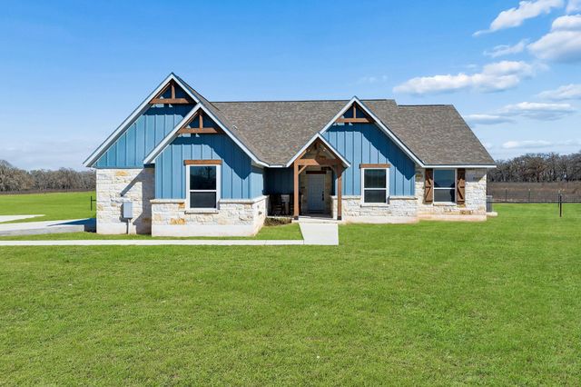 5476 County Road 427, Stockdale, TX 78160