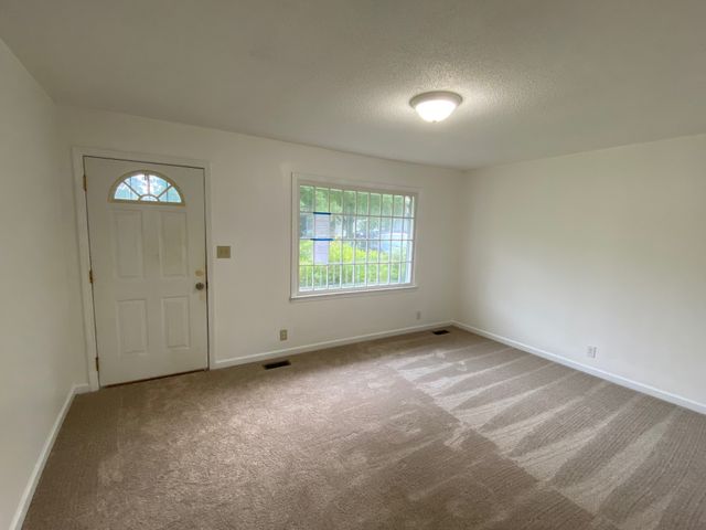 1277 Bagwell Dr, Clarksville, TN 37040