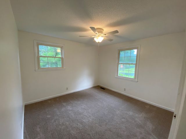 1277 Bagwell Dr, Clarksville, TN 37040
