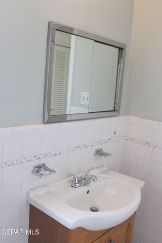 337 CLAIREMONT Road, El Paso, TX 79912