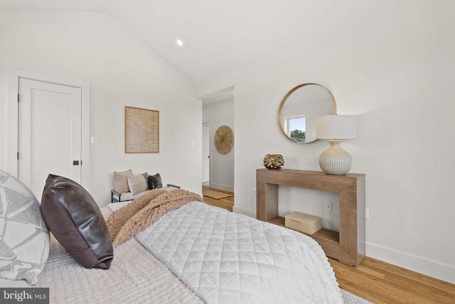 2118 RAND PL NE, Washington, DC 20002