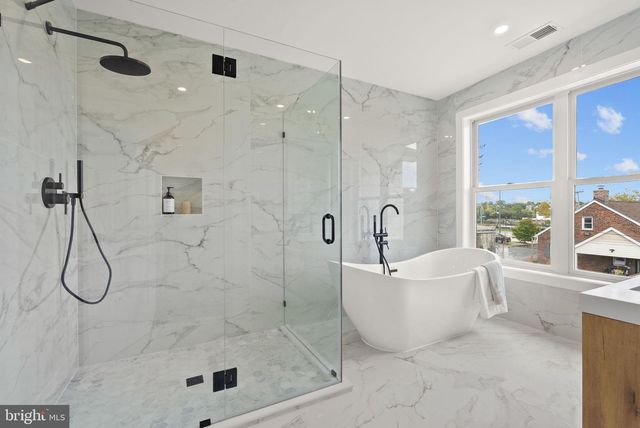 2118 RAND PL NE, Washington, DC 20002