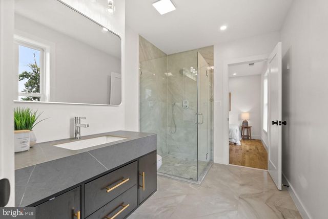 2118 RAND PL NE, Washington, DC 20002