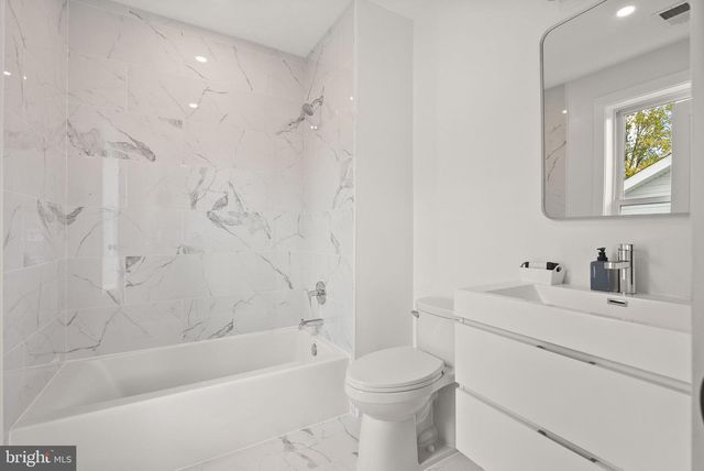 2118 RAND PL NE, Washington, DC 20002