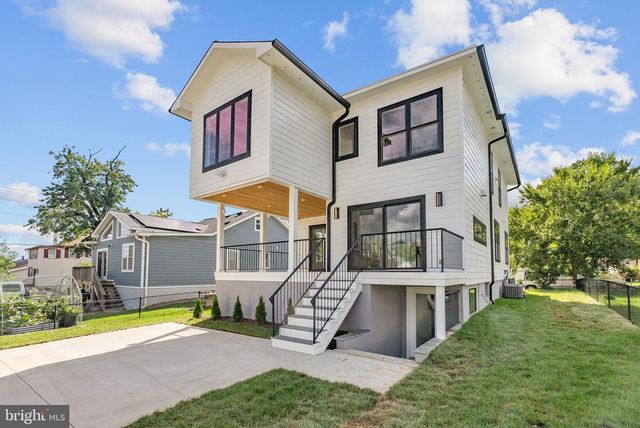 2118 RAND PL NE, Washington, DC 20002