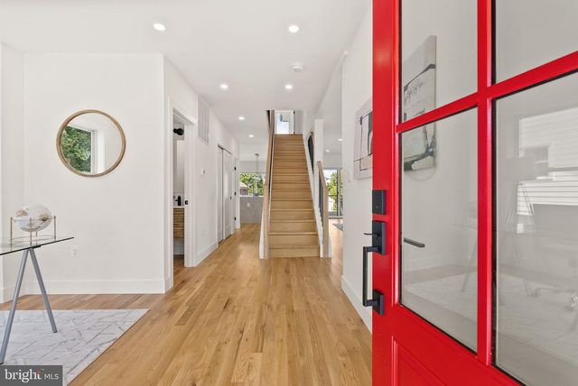 2118 RAND PL NE, Washington, DC 20002