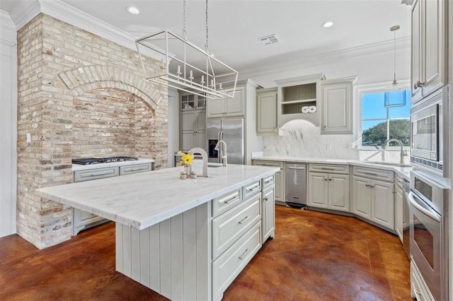 308 Oakley Drive, Sulphur, LA 70663