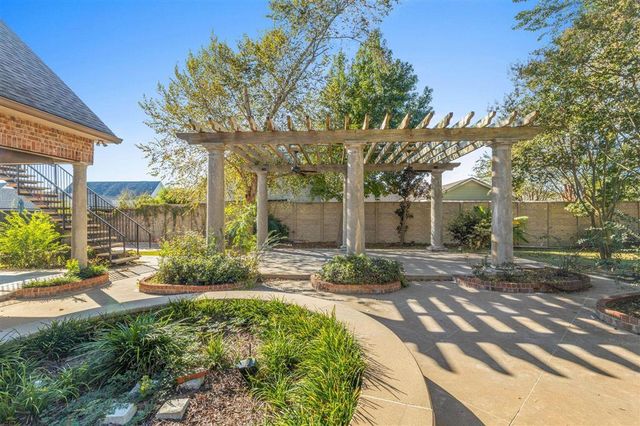 308 Oakley Drive, Sulphur, LA 70663