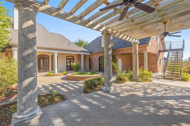 308 Oakley Drive, Sulphur, LA 70663