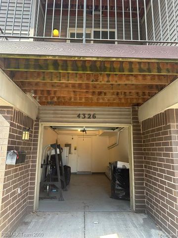 4326 Maple Street, Dearborn, MI 48126