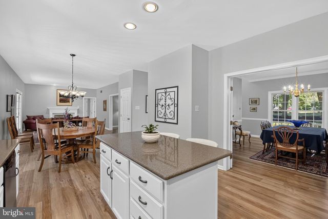 11 SULLIVAN CHASE DR, Avondale, PA 19311
