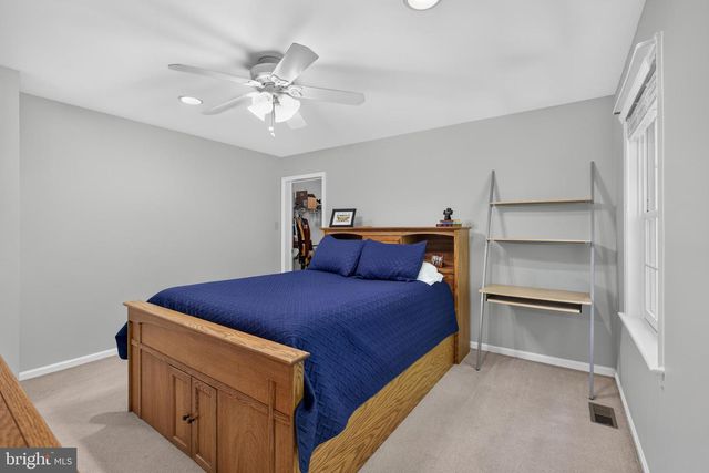 11 SULLIVAN CHASE DR, Avondale, PA 19311
