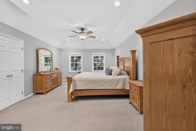 11 SULLIVAN CHASE DR, Avondale, PA 19311