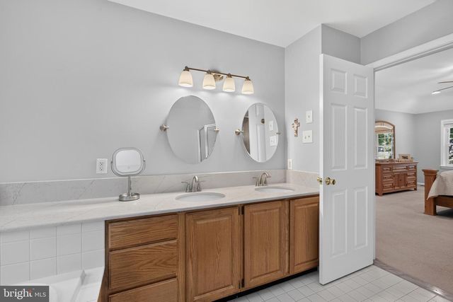 11 SULLIVAN CHASE DR, Avondale, PA 19311