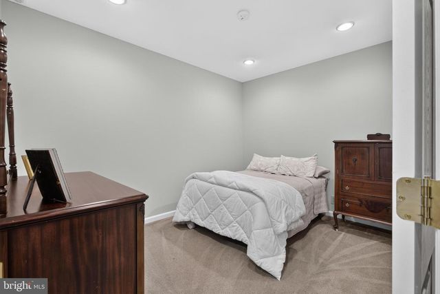 11 SULLIVAN CHASE DR, Avondale, PA 19311
