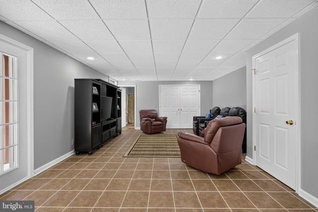 11 SULLIVAN CHASE DR, Avondale, PA 19311